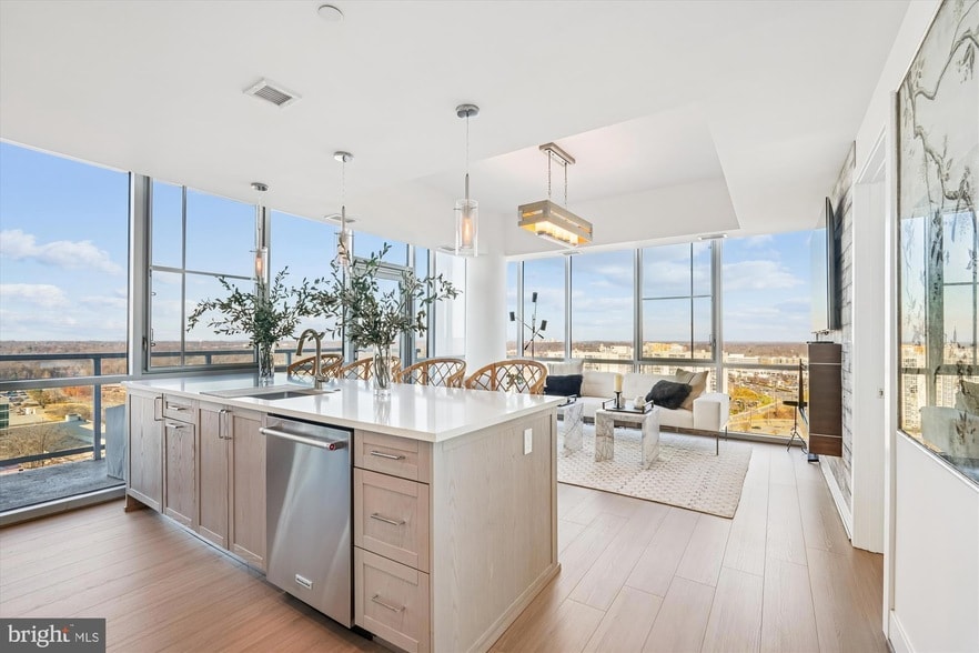 Foto principal - 930 Rose Ave