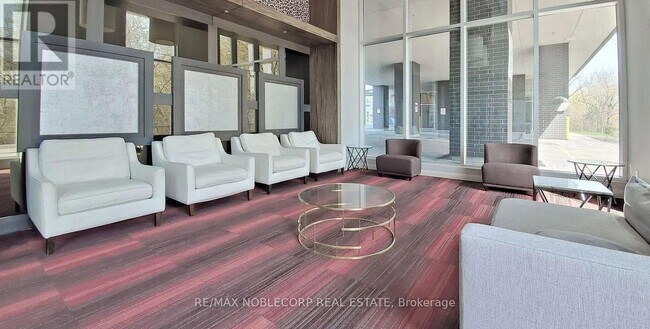 Photo du bâtiment - 8763 Bayview Ave