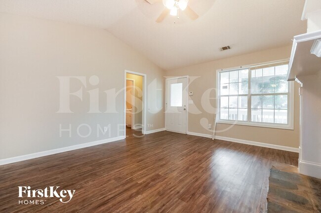 Foto del edificio - 1296 N Hampton Dr