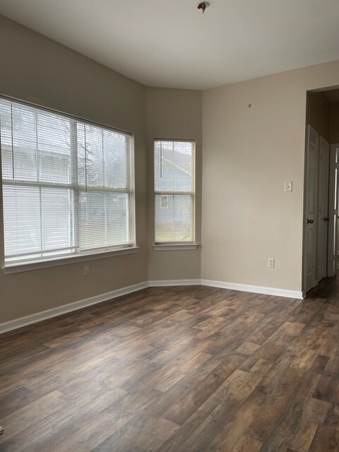 Building Photo - 2556 Thomas H. Delpit Dr