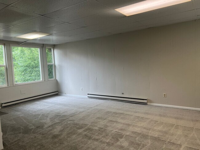 Building Photo - 2 Bed 1 Bath in Edgewater!