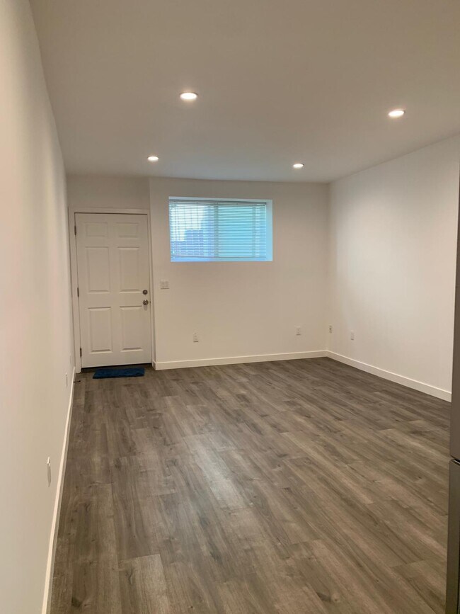 Foto del edificio - 4211 Franklin Ave