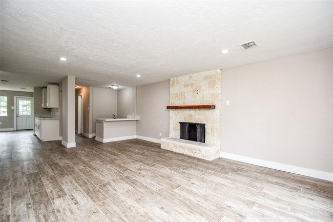 Building Photo - 600 Jeb Stuart Lane