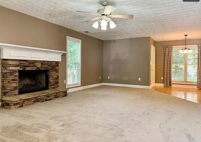 Building Photo - 4442 Keenly Valley Dr NE