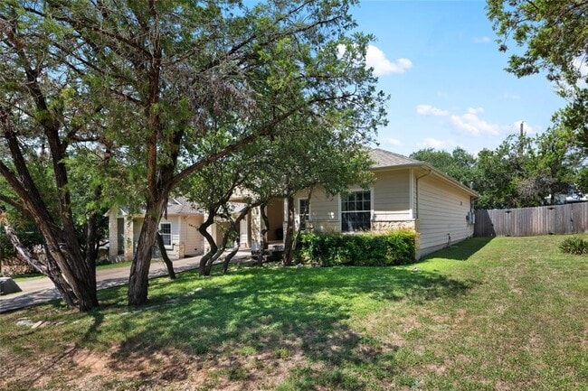 Building Photo - 1002 Castile Rd