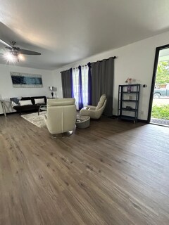 Building Photo - 103 Rainbow Cir