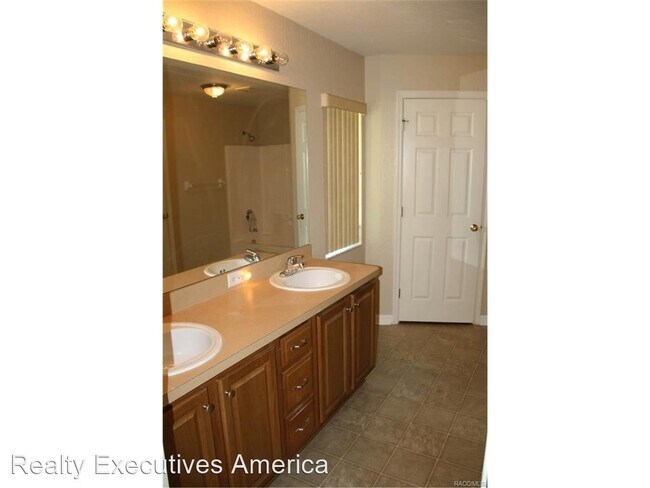 Building Photo - 4 br, 2 bath House - 6 Gourds Ct W