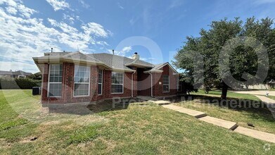 Building Photo - 1941 Harvester Dr