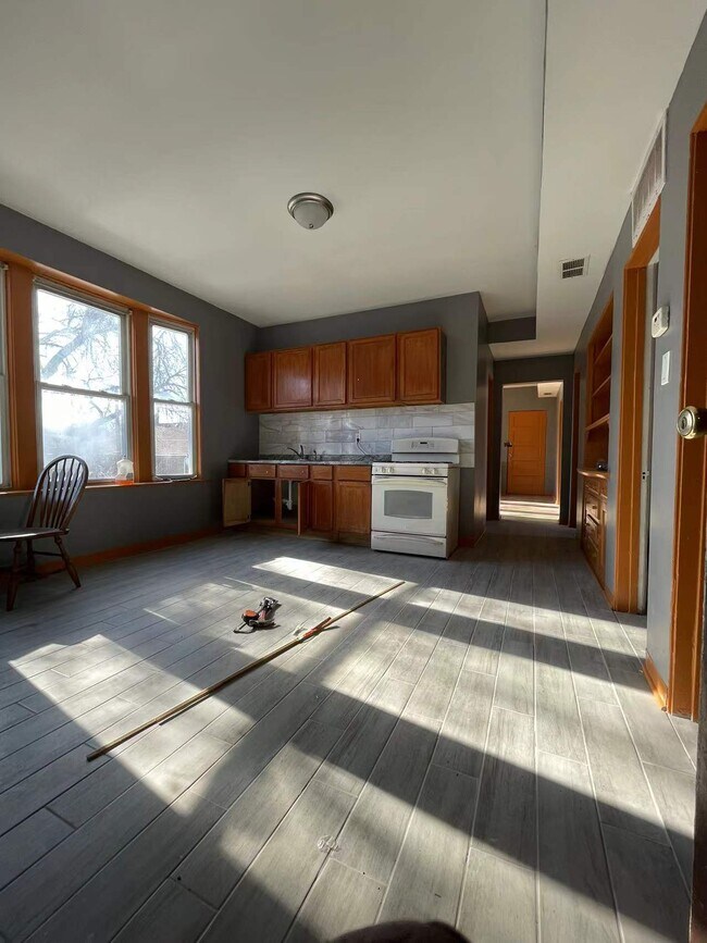 Kitchen 1 - 4024 S Albany Ave
