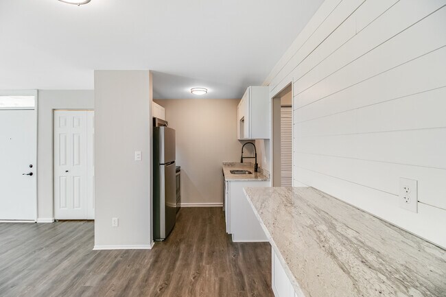 Foto del edificio - Altitude West (Altitude RPB, LLC)