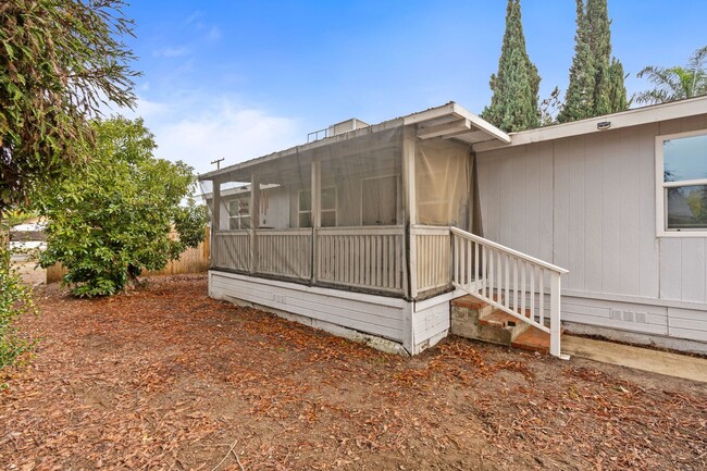 Building Photo - 720 S Velie St