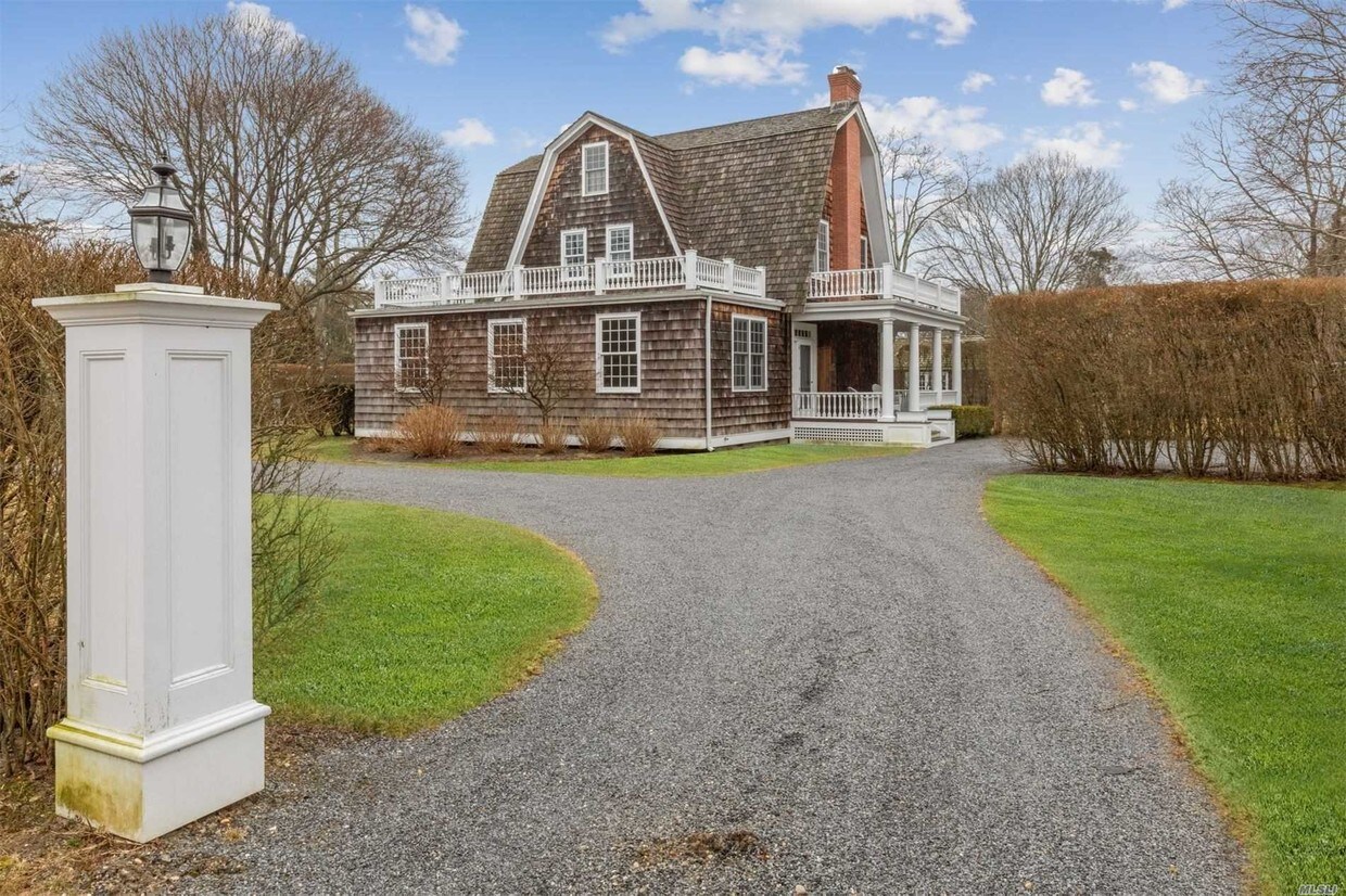 Primary Photo - 109 Quogue St
