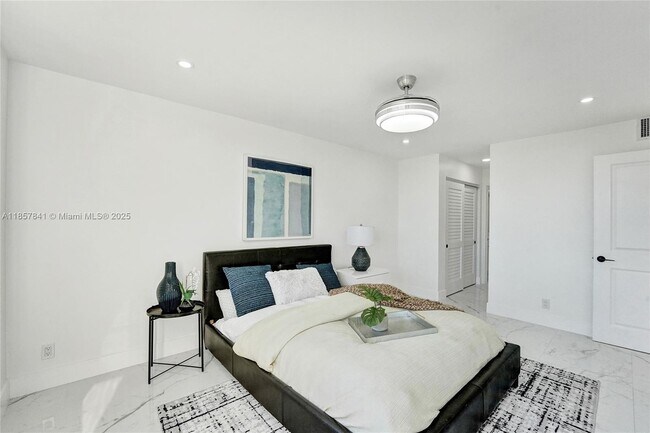 Foto del edificio - 8900 Washington St