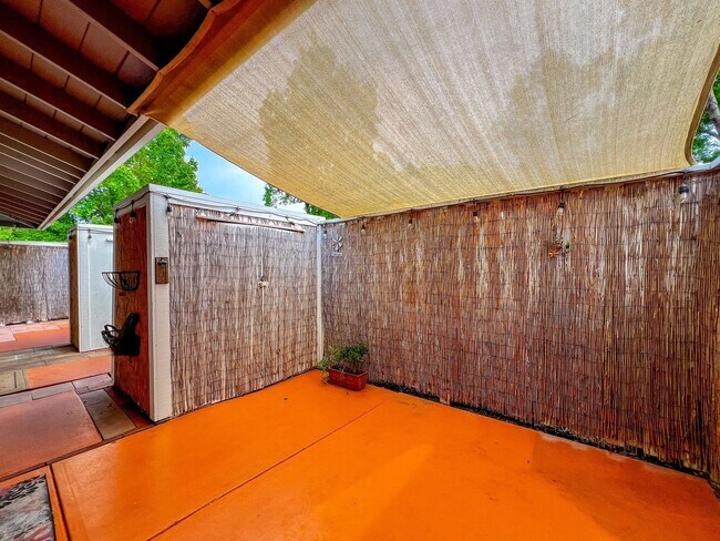 Foto del edificio - Charming 2-bedroom Napa Condo