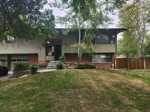 Building Photo - 2911 Placer Dr