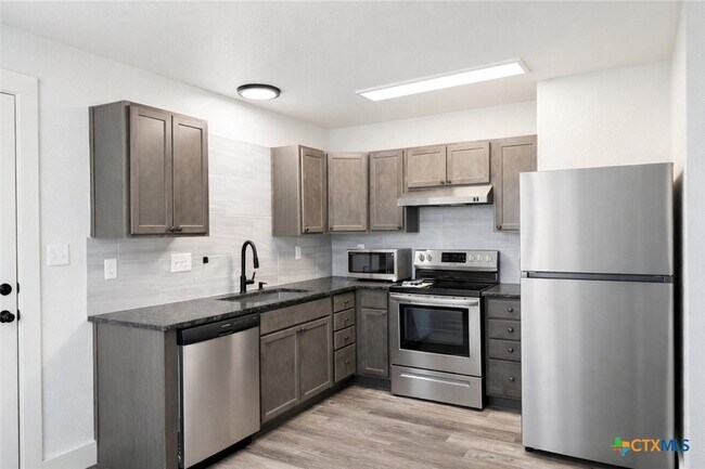 Foto del edificio - 710 Jefferis Ave