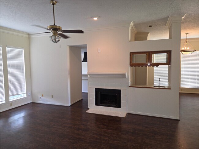 Building Photo - 15114 Farndale Dr