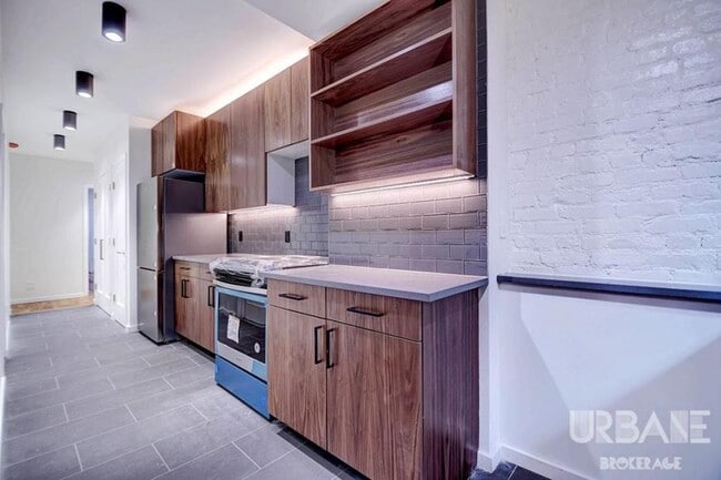 Building Photo - 4 bedroom in New York NY 10003