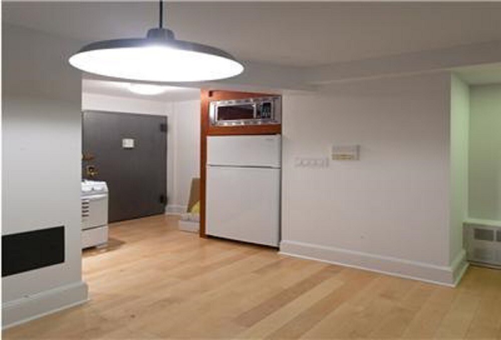 Primary Photo - 216 W 29th St
