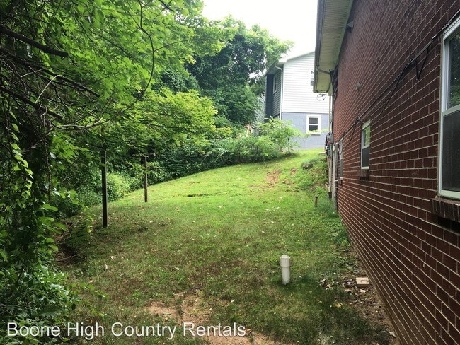 Foto del edificio - 141 Windy Dr