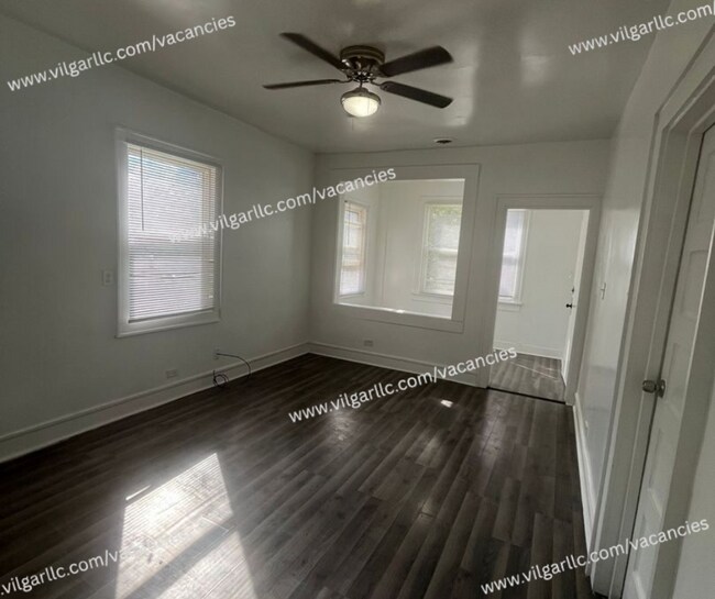 Foto del edificio - 3705 Adams St