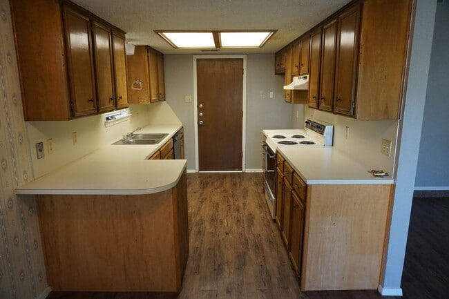 Building Photo - 5923 10th Dr