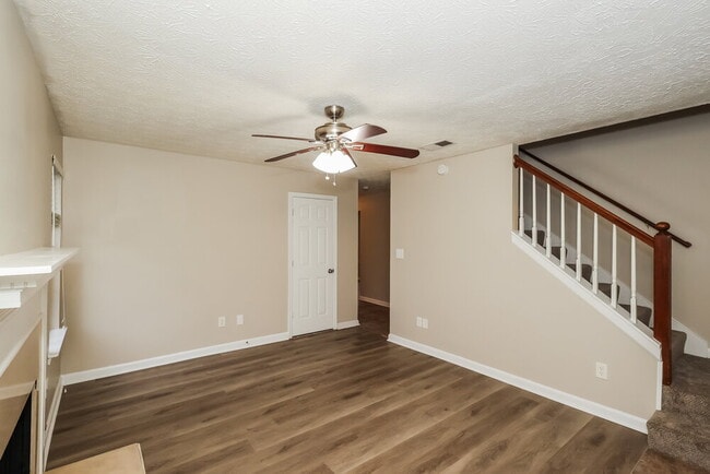 Building Photo - 5599 Rock Shoals Way