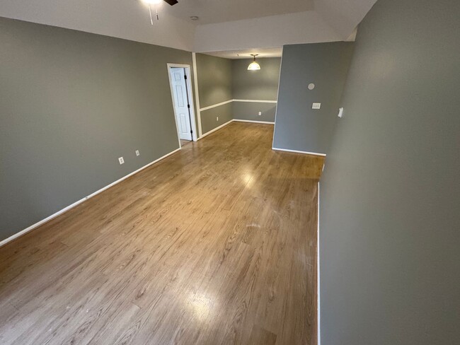 Building Photo - *NEWLY RENOVATED!!*  Spacious Bel Air Condo