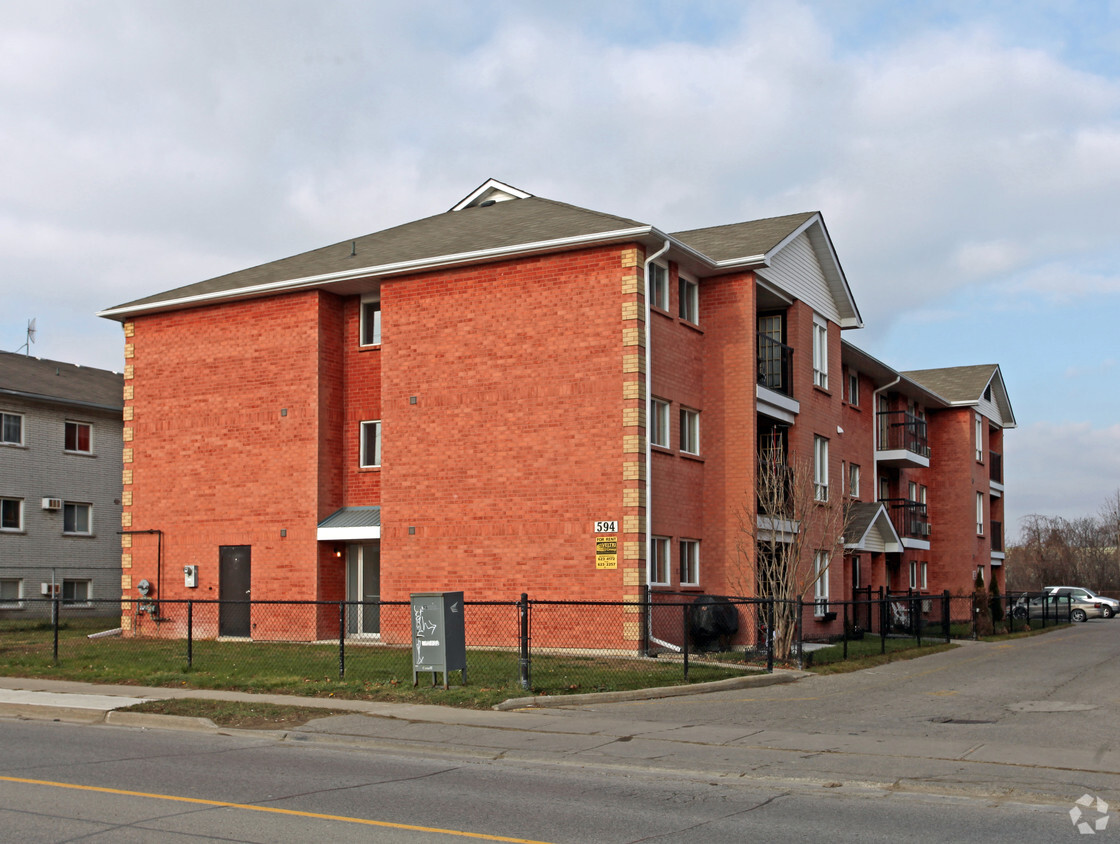 Primary Photo - 594-600 Bloor St E