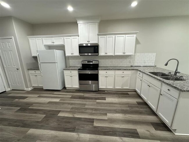 Foto del edificio - 11682 State Hwy 64