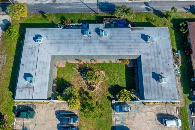 Foto del edificio - 2927 SE 15th Pl