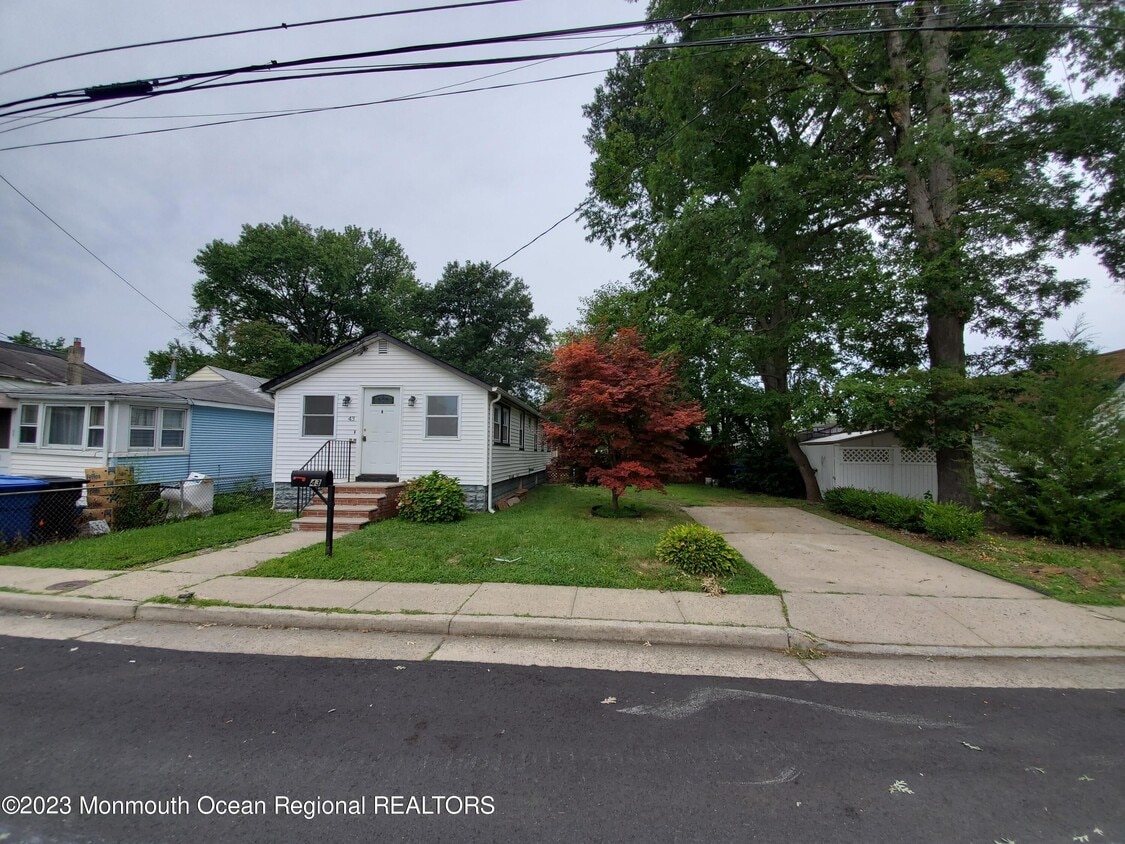 43 Shoreland Terrace, Middletown Township, NJ 07748 House Rental in