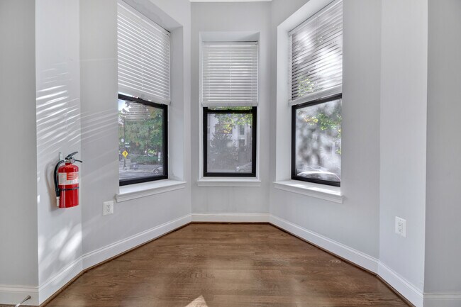 Building Photo - 1614 15th St NW