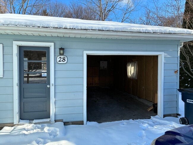 One car garage with opener - 28 Ramblewood Dr
