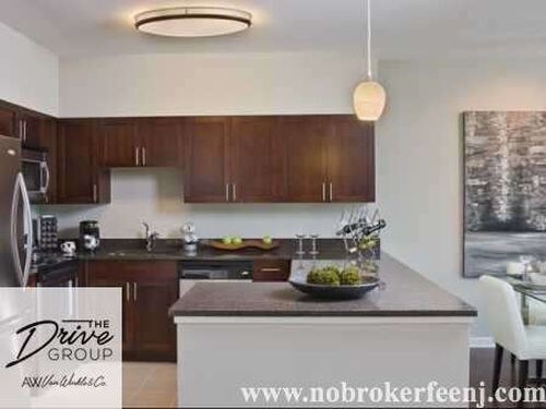 Building Photo - 5 carlyle Ct