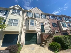 Building Photo - 105 W Park Dr