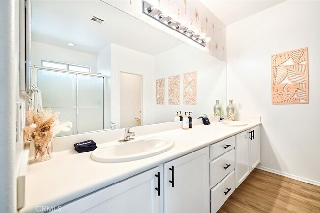 Foto del edificio - 43540 Brahea Ct