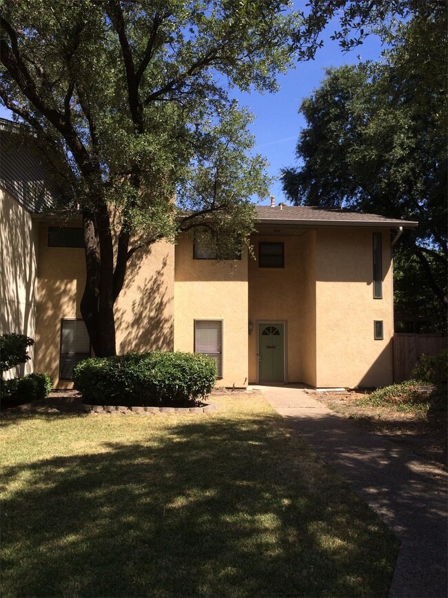 Photo - 5040 Thunder Rd House