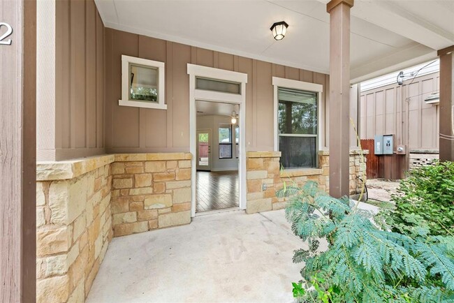 Foto del edificio - 430 Old Fitzhugh Rd