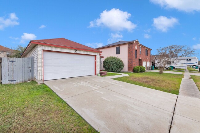 Building Photo - One story rental home in Converse!!