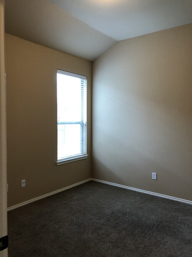 Foto del edificio - 2305 Wood River Pkwy
