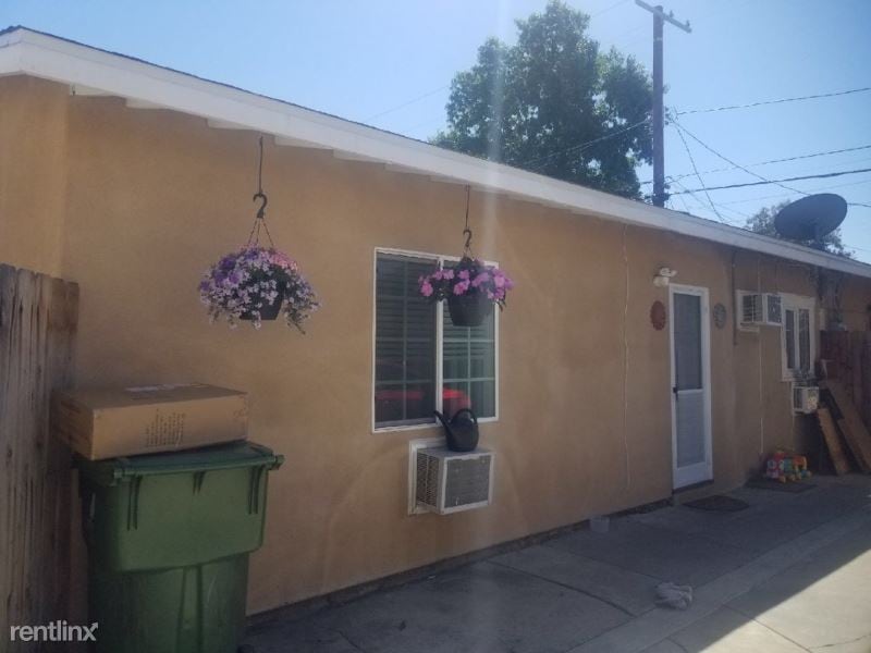 Primary Photo - 3 br, 2 bath House - 11238 1/2 Emelita St.