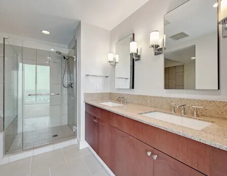 Foto del edificio - 610 E Market-189.8