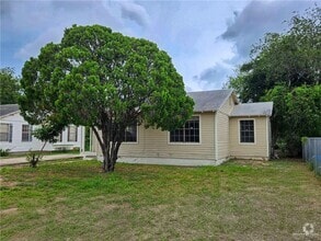 Building Photo - 1606 Quince Ave