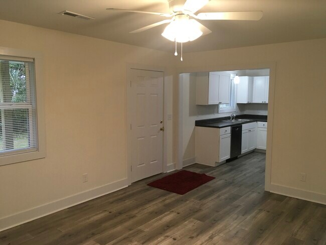Foto del edificio - 482 W Willis Landing Rd
