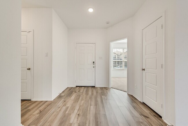 Foto del edificio - Fantastic newer 3-2-2 in Heartland Master Planned Community