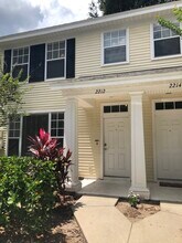 Building Photo - 2212 Golden Oak Ln