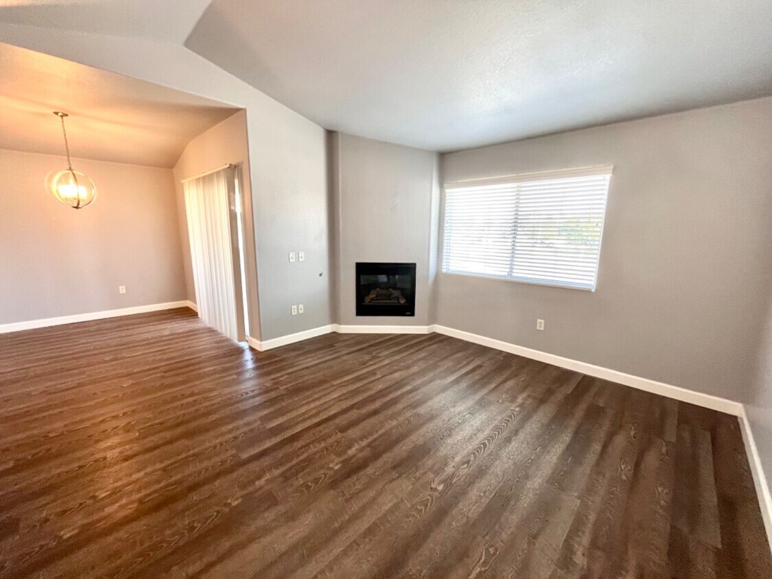 Foto principal - 1565 W Swift Ave