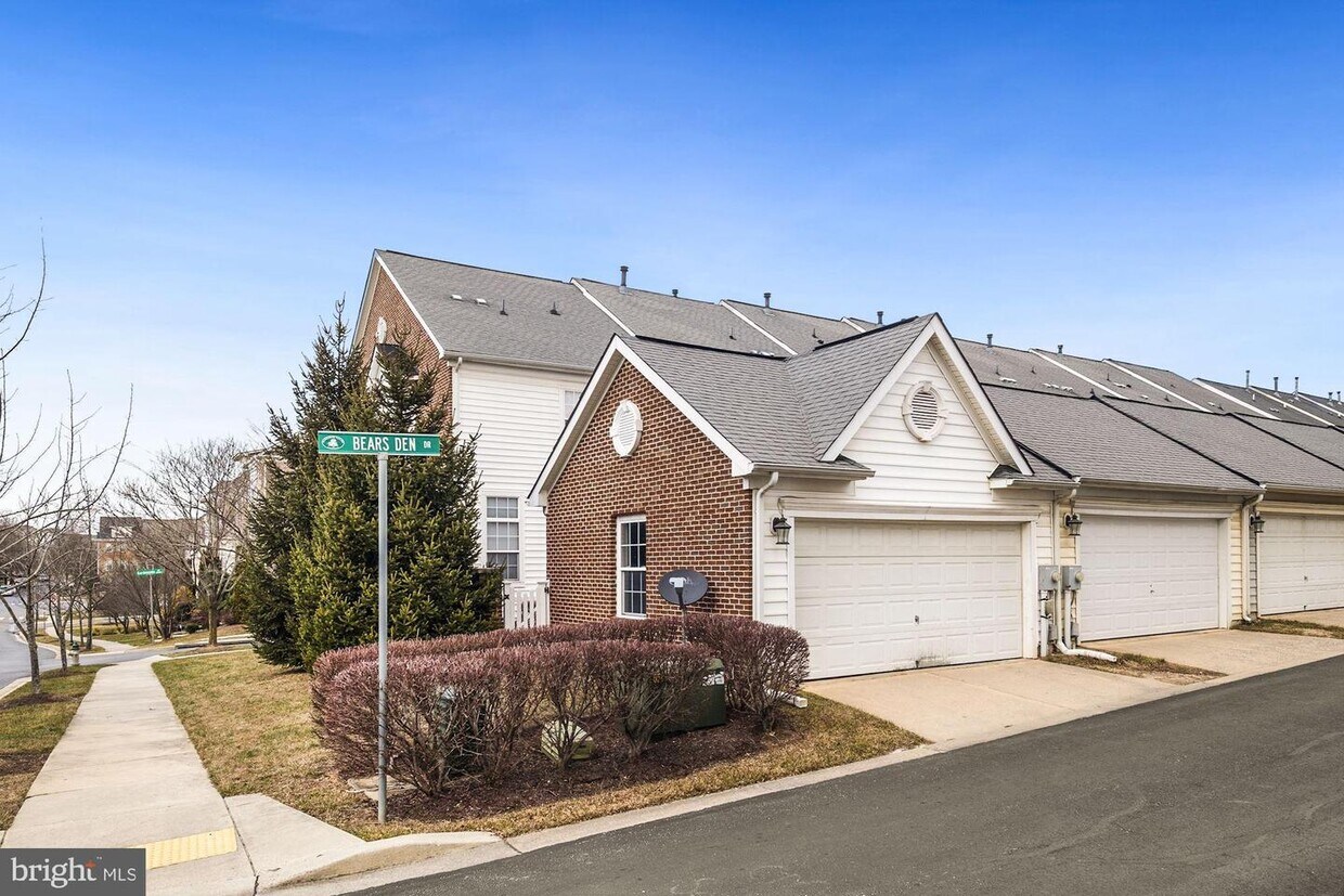Foto principal - 23501 Gardenside Pl