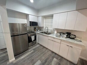 Building Photo - 2655 SW 24th Ave